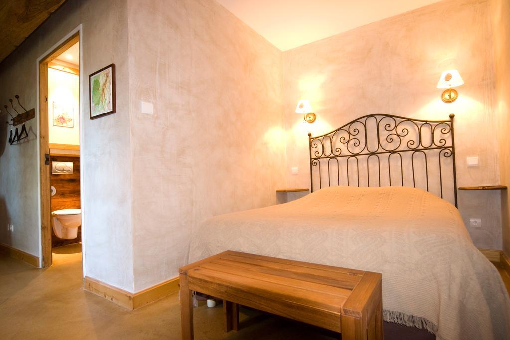 B&B La Cerisaie Francheleins Phòng bức ảnh