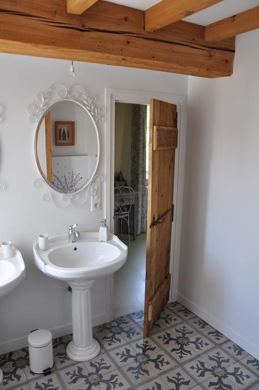 B&B La Cerisaie Francheleins Phòng bức ảnh